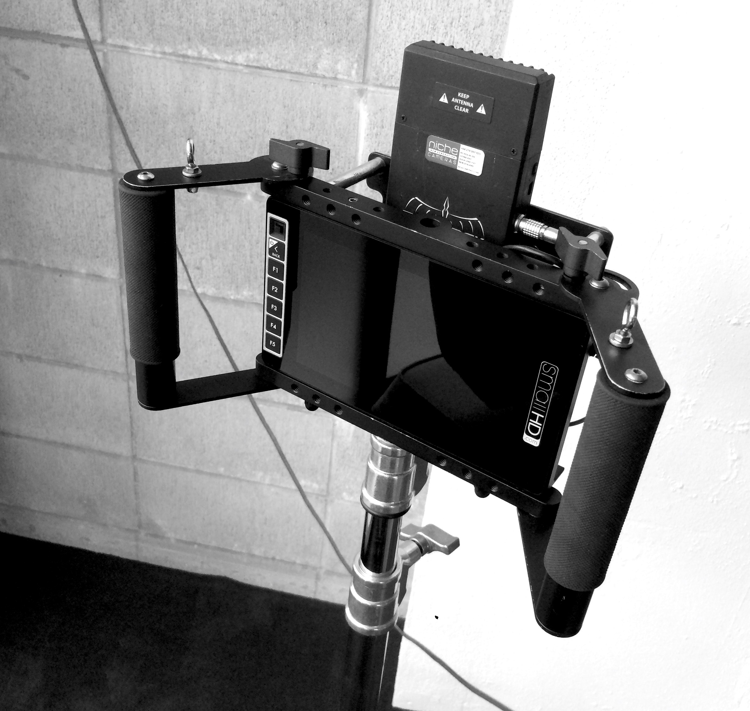 SMALL HD 703 ULTRA-BRIGHT